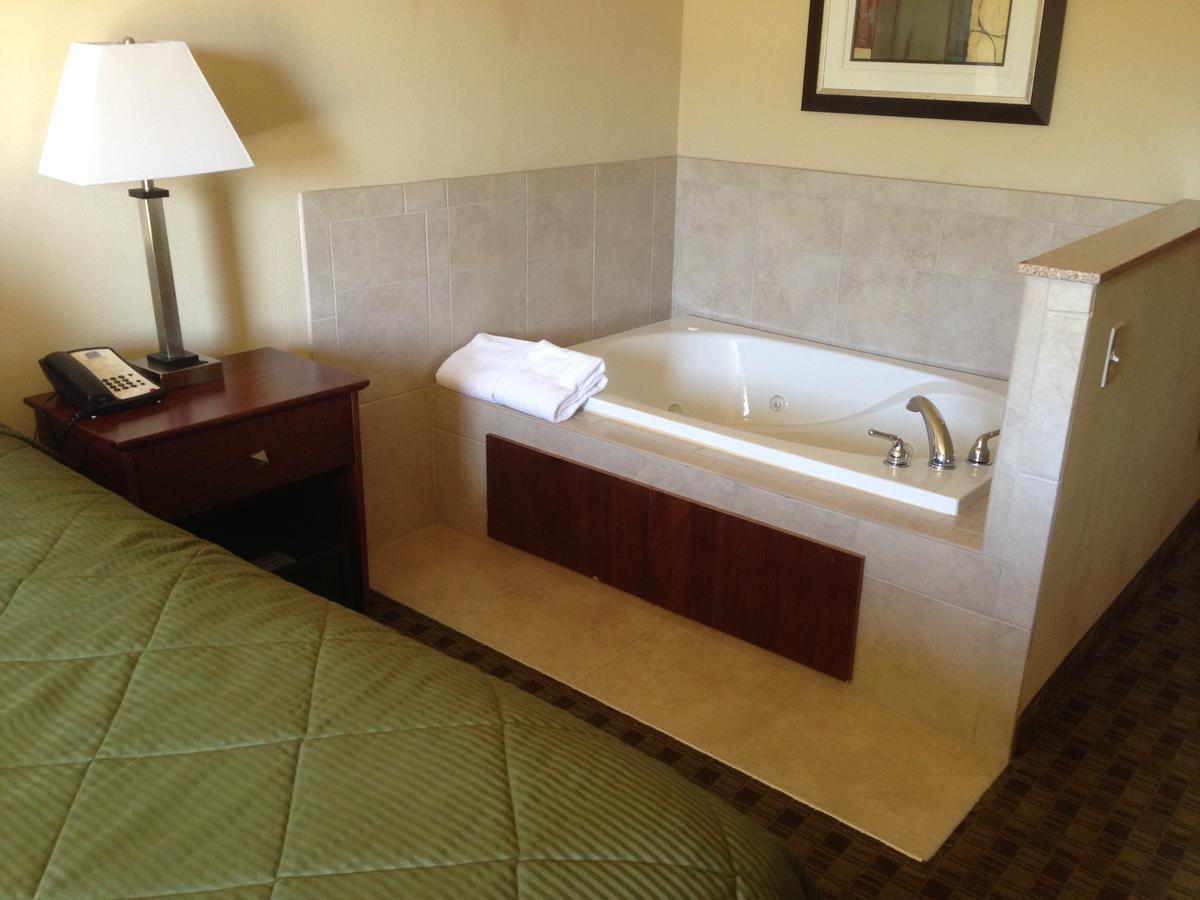Cobblestone Inn And Suites - Anthony, Ks Екстериор снимка